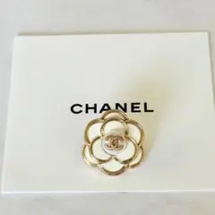 CHANEL ヴィンテージ　ボタン　カメリア　ブローチ ホワイト