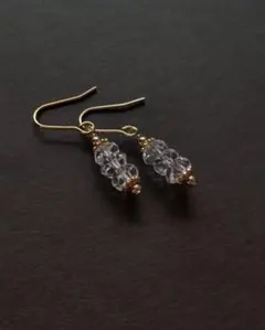 水晶/ボタンカットのピアス/樹脂フック/樹脂ノンホール/サージカルステンレス