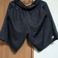 New Balance ショートパンツ ハーフパンツ ダークグレーのサムネイル