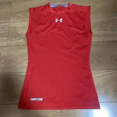 Under Armour レッド ノースリーブシャツ