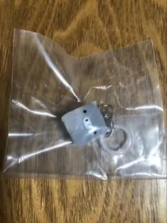 めじるしアクセサリー　サンエックスユニバース　マスコットチャーム　モノクロブー