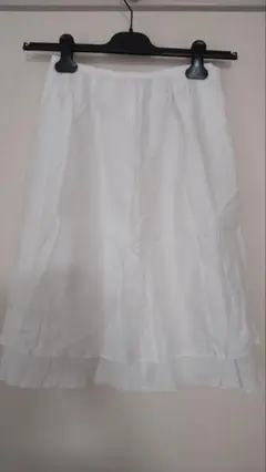 IORI 白スカート