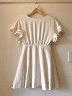 【SNIDEL】袖フリルフィット&フレアワンピース