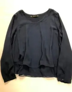 訳あり　　ZARA 濃紺のフレアーブラウスのサムネイル
