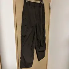 ユニクロC ワイドフィットカーゴパンツ　サイズM ブラウン 476193