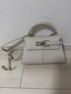 Elise ラージトップハンドルバッグ - ホワイト - メルカリ