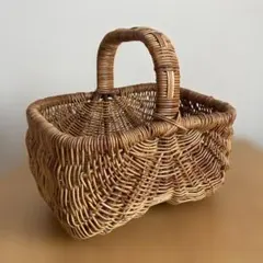 籐製ハンドル付きバスケット