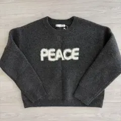 DoCLASSIC PEACE刺繍クルーネックセーター