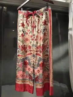 花柄 ワイドパンツ