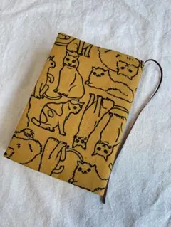 ブックカバー　文庫本サイズ　ハンドメイド