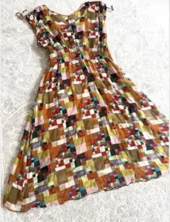 美品 シビラ マルチカラーシャーリングワンピース シルク混シアー素材 Ｌのサムネイル