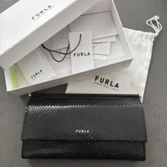 新品同様極美品FURLA 長財布 ブラック パイソン型押しのサムネイル