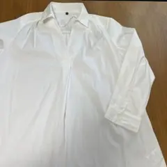 ホワイト Vネック 長袖シャツ Mサイズ