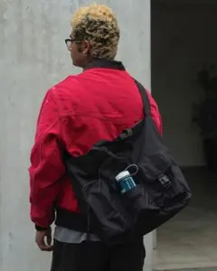 マルチポケットショルダーバッグ ショルダーバッグ