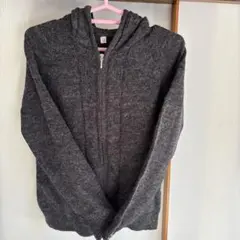 早い者勝ち　値下げ中ユニクログレー フード付きニットパーカー Mサイズ