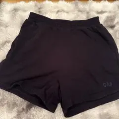 GAP ブラック ショートパンツ