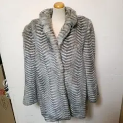送料込　グレー フェイクファーコート ジグザグ模様 　11号　現状品