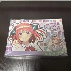 五等分の花嫁＊ ダーツセット「中野 二乃」 缶バッジ付き - メルカリ