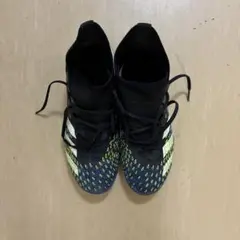 adidas PREDATOR サッカーシューズ