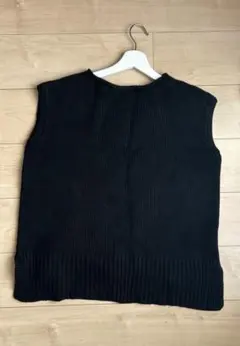 ニットベスト 黒