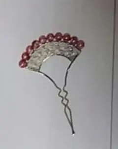 珊瑚風赤いビーズのかんざし　金属細工