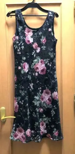 【最終値下げ】フローラルプリントノースリーブワンピース