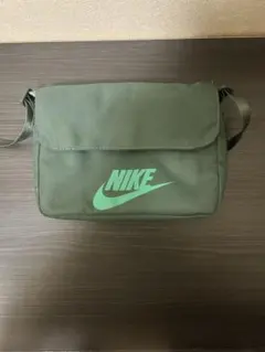 NIKE ボディバッグ オリーブグリーン