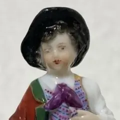 【とても古い陶器製の人形】【工房不明】・高さ６.３cm・