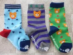 32．ミキハウス・ホットビスケッツ靴下３足セット（１３－１５）