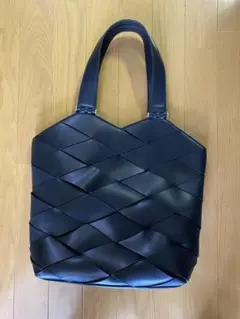 2026年最新】Charles & Keith カラー：ブラック系 レディース トート