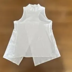 adidas ハイネック　バックオープン　ノースリーブ