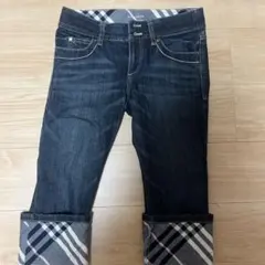 Burberryダークブルーデニムパンツ