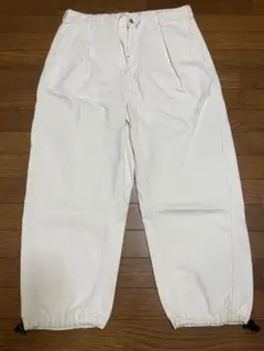 GU ホワイトチノパン　ドローコード付き