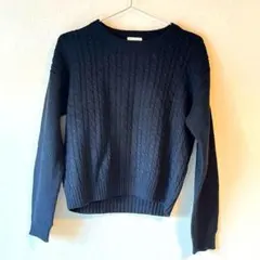 【GU】　ニット　長袖　Uネック　ショート丈　シンプル　オーバーサイズ