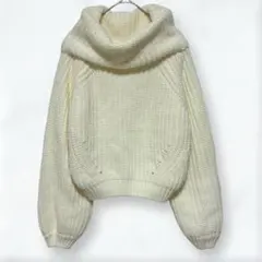 k0040 ゴージ タートルネック ニット 白 M 厚手 秋冬 クロップド丈のサムネイル