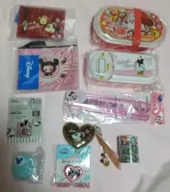 ミッキー・ミニーセット　弁当箱　箸　ミニポーチ　カード入れ　文房具　キーホルダー