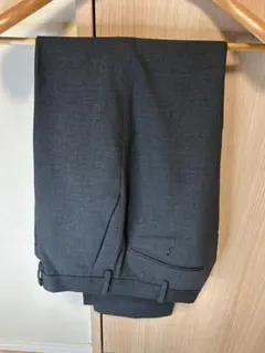 ユニクロ　ダークグレー スラックス ウエスト82cm レングス76cm
