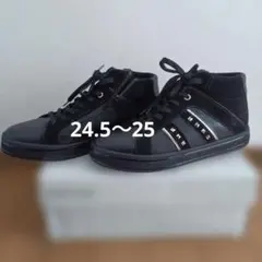 GEOX スタッズ付き ハイカットスニーカー ブラックスニーカー EUR39のサムネイル