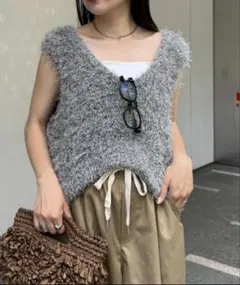 【新品未使用タグ付】チャオパニックティピー深Uメランジフェザーベスト