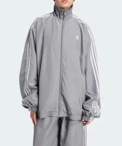 adidasナイロンジャケット