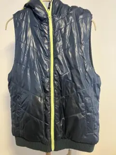 ネイビー リバーシブルダウンベスト フード付き