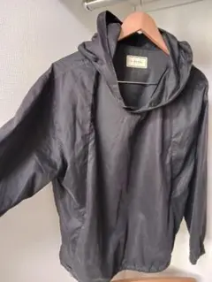 【春物】メンズ　Lサイズ　黒 フード付き薄地シャカシャカパーカーのサムネイル