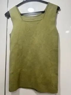 ジネス　タンクトップのサムネイル