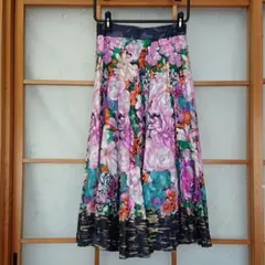 ⭕美品 フレアスカート 花柄 コットン 濃紺地 フリー（M位 ）エレガント