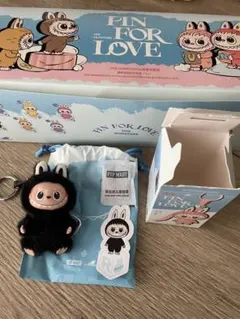 POP MART PIN FOR LOVE イニシャルラブブ R