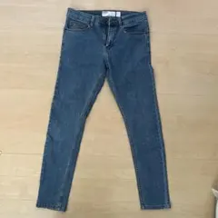 Bershka Super Skinny Fit デニムパンツ 30インチのサムネイル