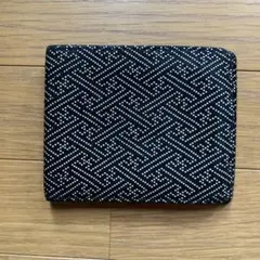 印傳屋　二つ折り財布のサムネイル
