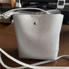 SHOO-la-RUE シルバーショルダーバッグ