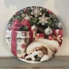 子犬とクリスマスプレゼントのプレート