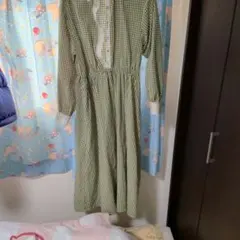 緑と白のチェック柄長袖ワンピース良品